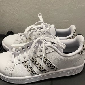 Adidas Grand Court Cheetah Cloudfoam 7.5 women’s